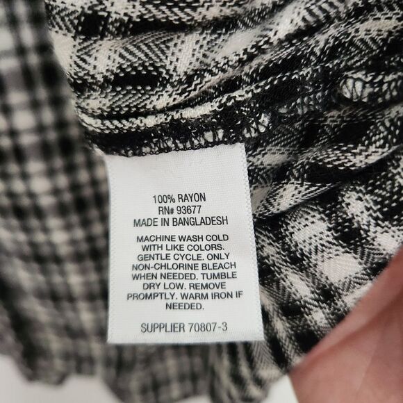 a.n.a A New Approach Womens Oversized Button Front Black & White Plaid Shirt XXL - Picture 8 of 8